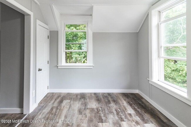 Building Photo - 306 Henley Ave