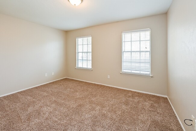 Building Photo - 1219 Briarmead Dr