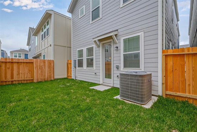 Building Photo - 4103 Split Ivy Dr