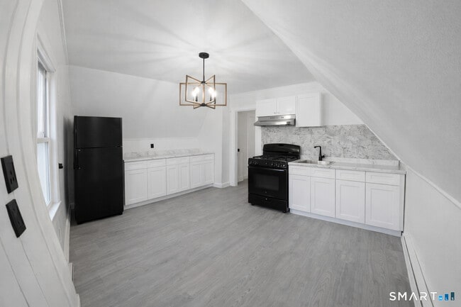 Building Photo - 69 W Liberty St