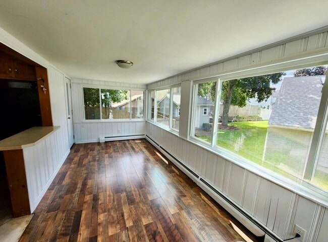 Building Photo - 9 Gregg St