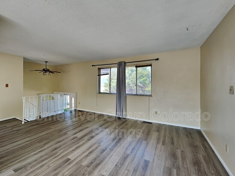 Building Photo - 1051 Hathaway Dr