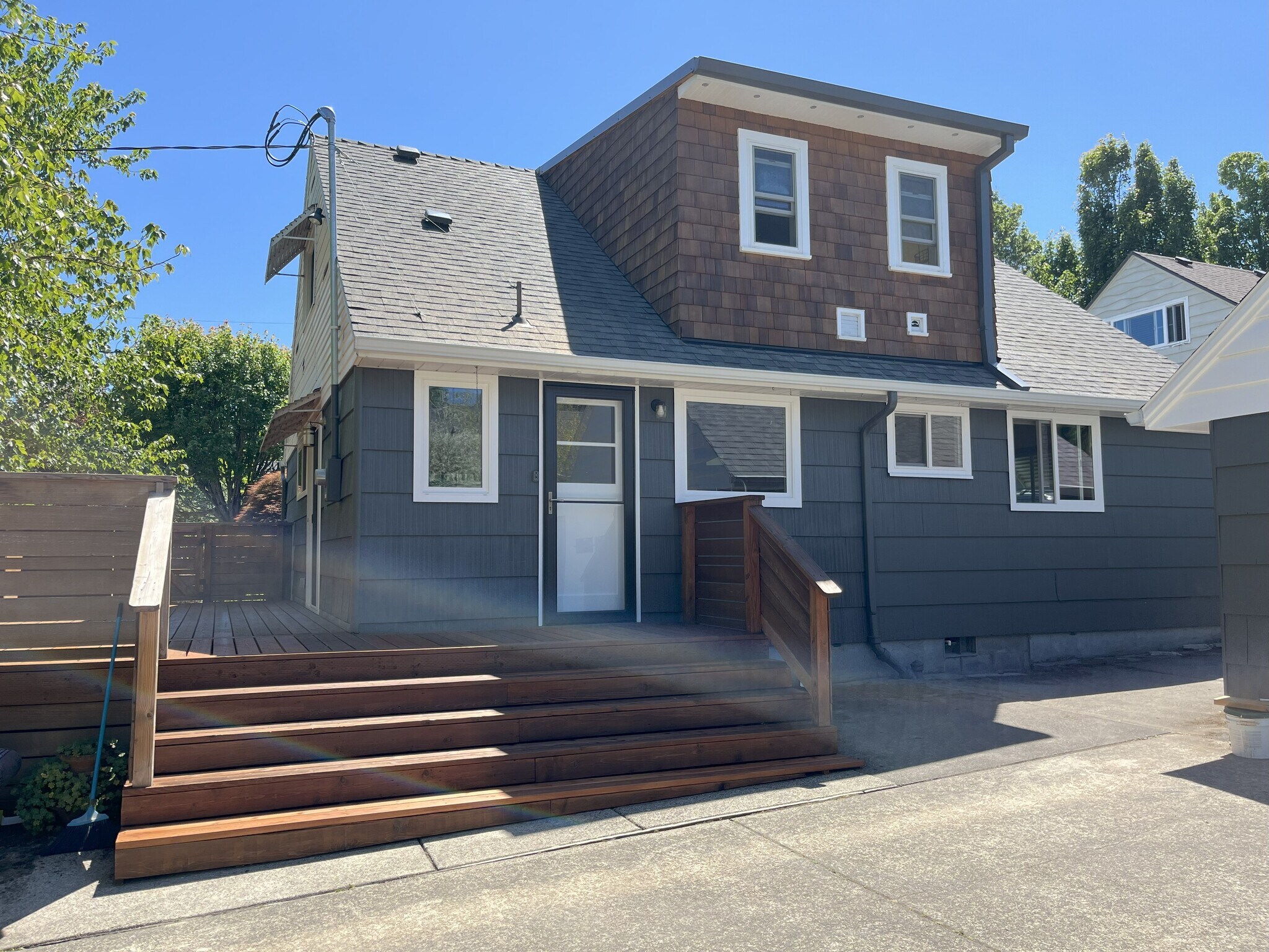 Building Photo - 1837 SE Miller St