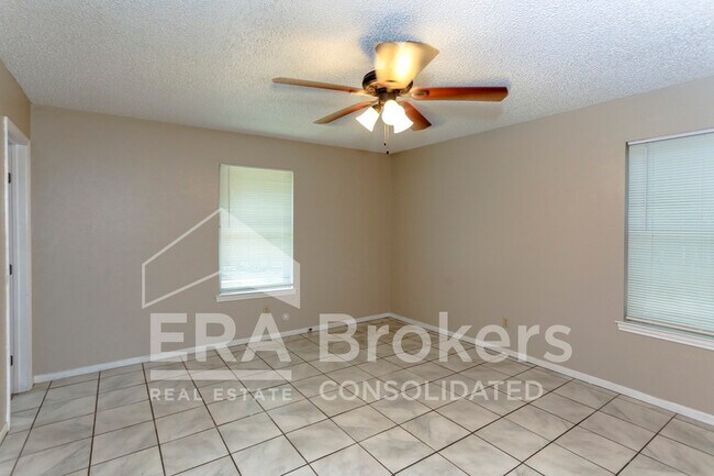 Building Photo - 1712 Sherman Dr