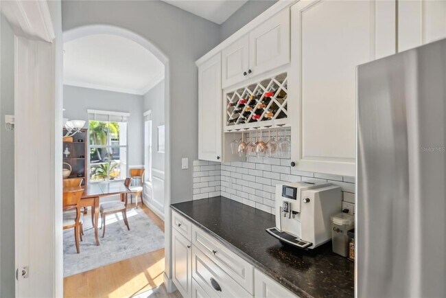 Building Photo - 428 Islebay Dr