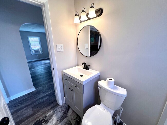 Building Photo - Aliquippa - Stunning 3 Bedroom 1 Bathroom Home