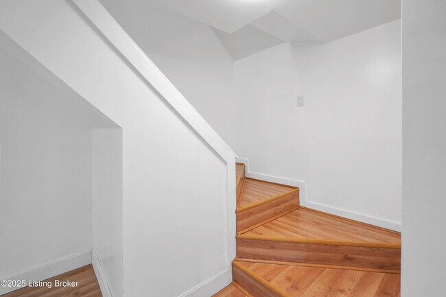 Building Photo - 120 E Ashland Ave