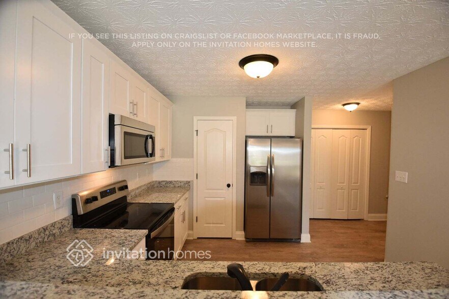 Building Photo - 113 Daisy Cir