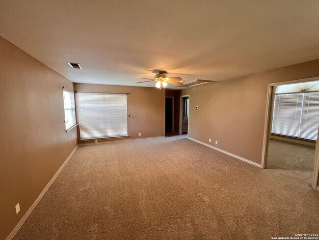 Building Photo - 4 Bedroom/3.5 bath The Vineyard Subdivision
