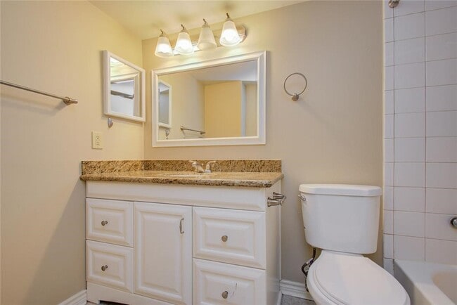 Building Photo - 14703 Barryknoll Ln