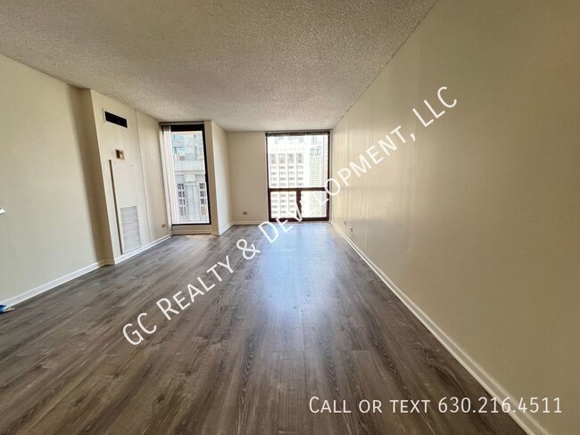 Building Photo - ***CHICAGO LOOP - 1 BDRM CONDO / FULL AMEN...