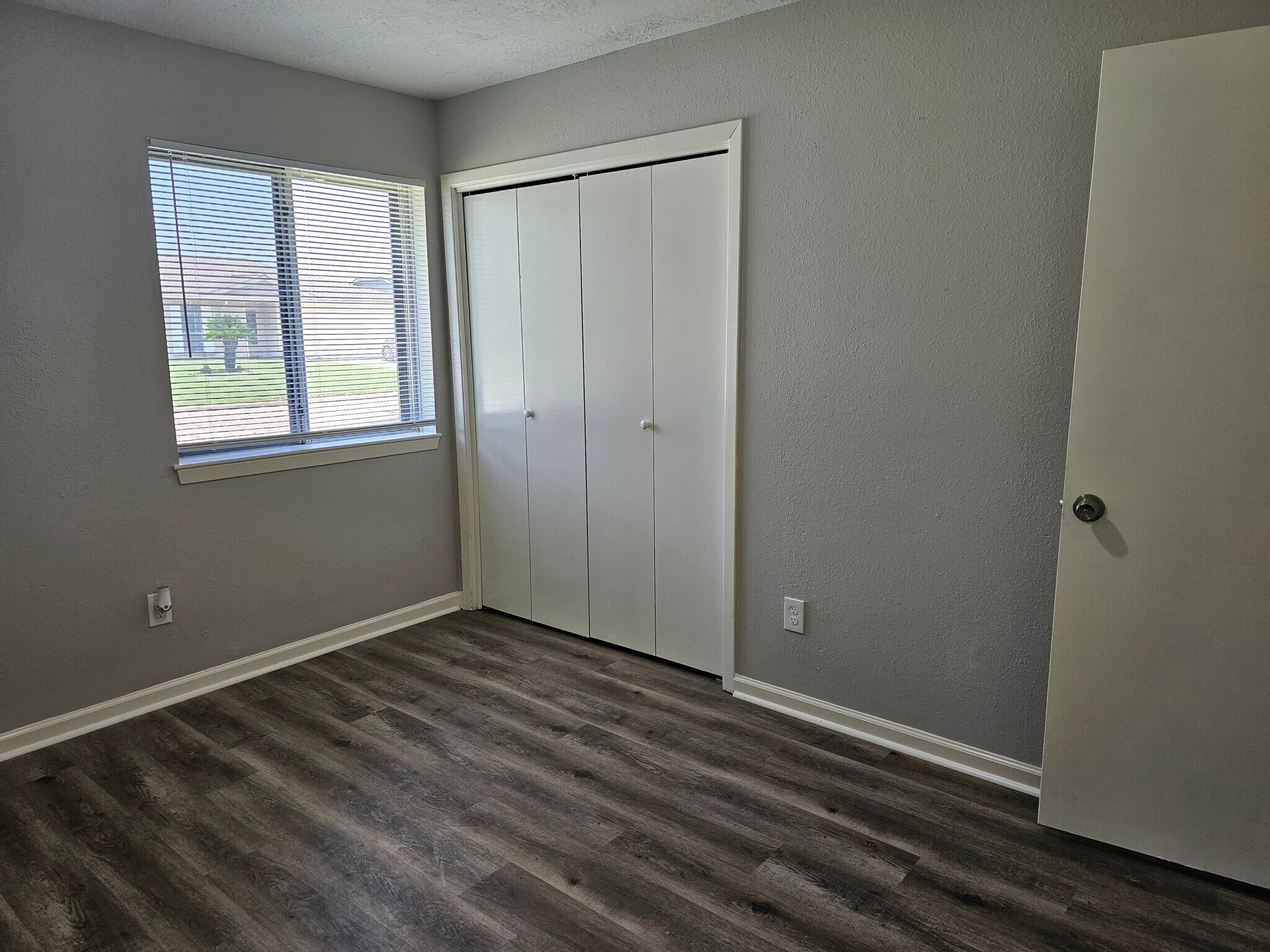 bedroom 1 - 9806 Thrush St