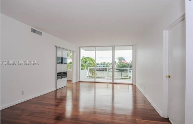 Building Photo - 5700 Collins Ave