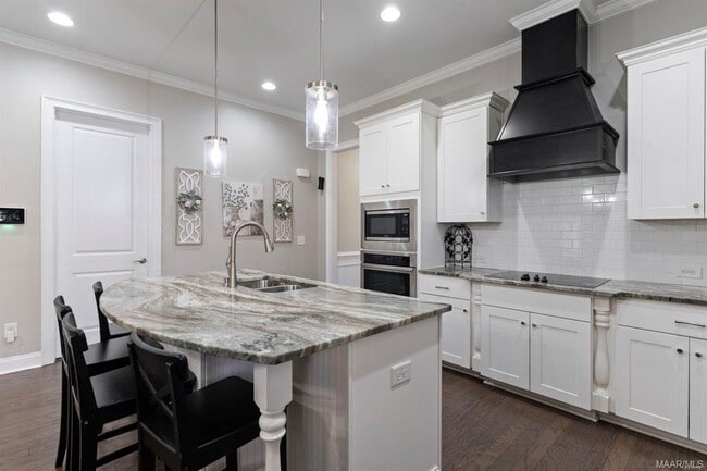 Building Photo - 522 Jeffrey Dr