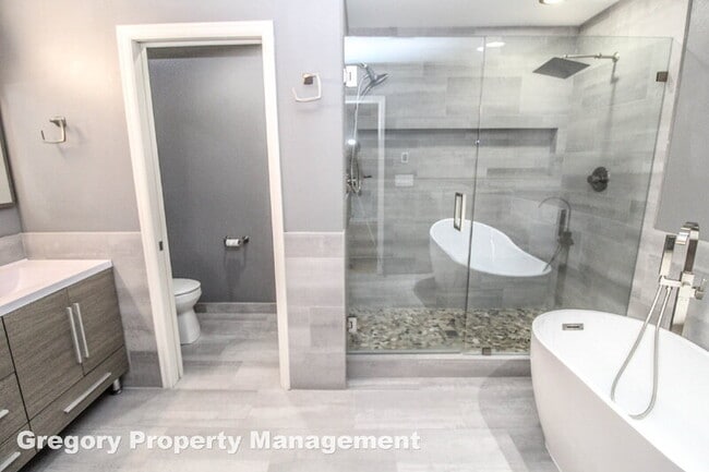 Building Photo - 11342 NE 67th St