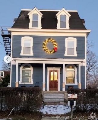 Building Photo - 2 Selleck St