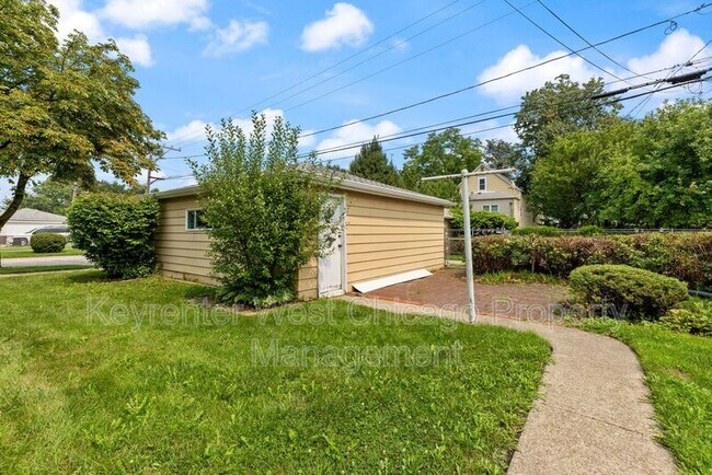 Building Photo - 4201 Prairie Ave