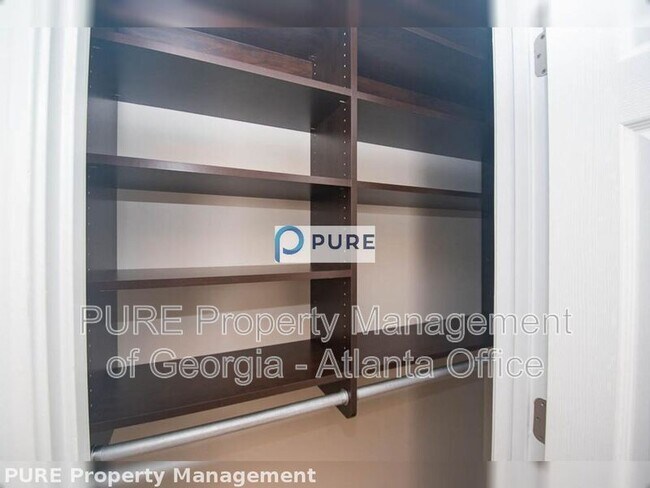 Building Photo - 3729 Wavetree Pass NW