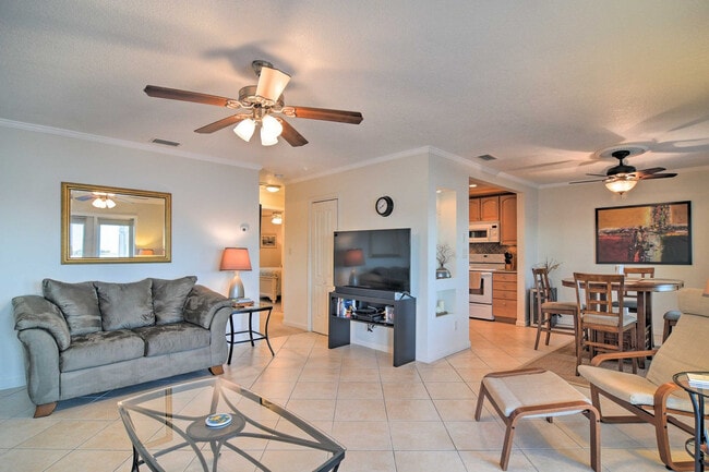 Building Photo - 5285 Coquina Key Dr SE