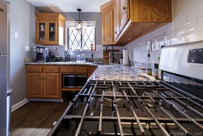 Building Photo - 406 Cedar Hollow Dr