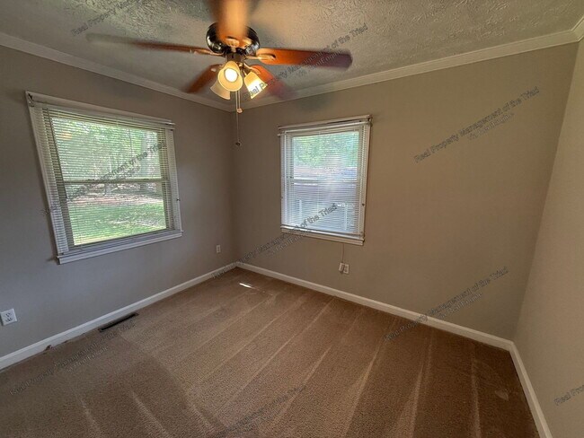 Building Photo - 4112 Elmyra Dr