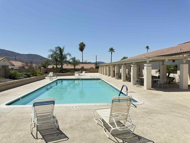 Building Photo - 2890 Summer Set Cir
