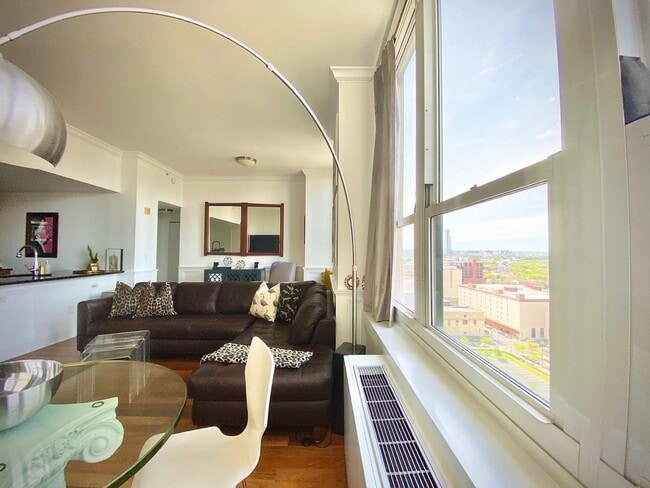 Building Photo - 88 Morgan St