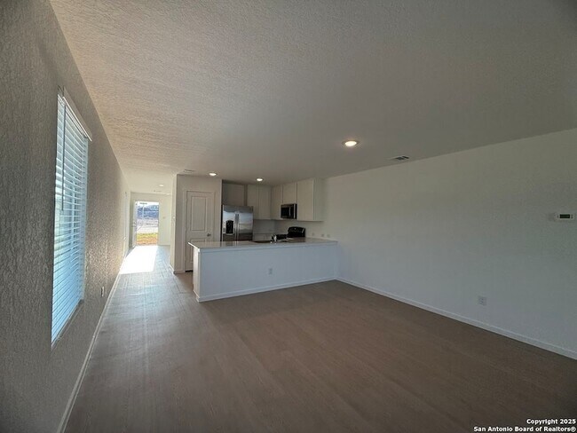 Building Photo - 204 Ottawa Wy