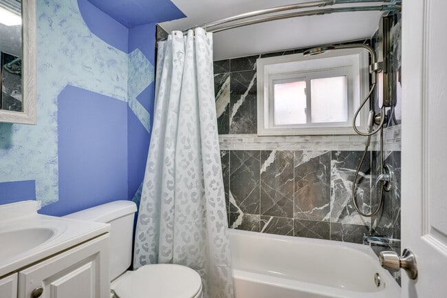 Building Photo - 787 S 13th St