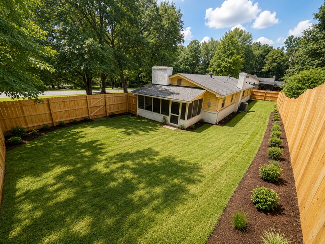 Building Photo - 1004 Blanton Pl