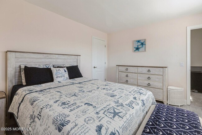 Building Photo - 22 Longpoint Dr