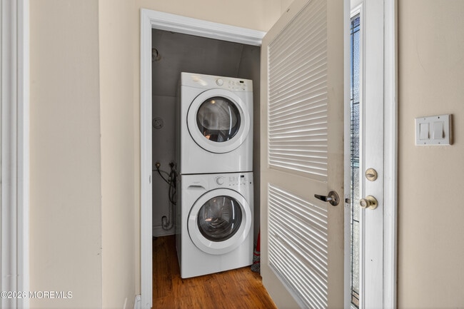 Building Photo - 13 Clearwater Way