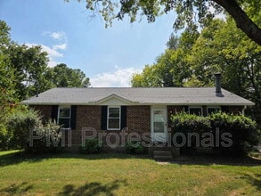 Building Photo - 702 Rodeo Rd