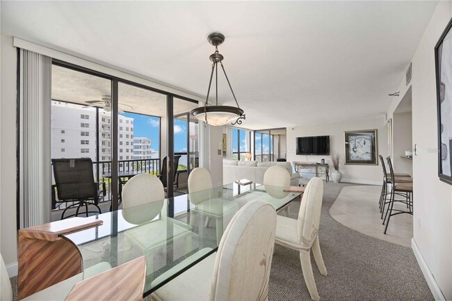 Building Photo - 11 Sunset Dr