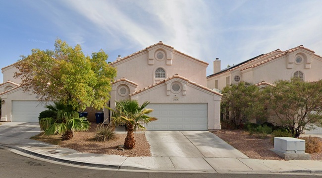 Primary Photo - Beautiful Newly Renovated SW Las Vegas Hom...