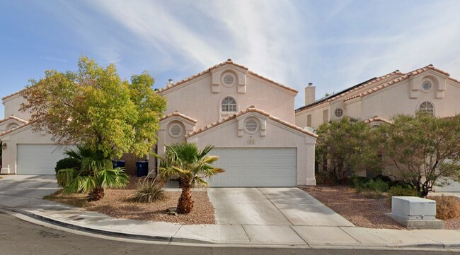 Primary Photo - Beautiful SW Las Vegas Home. 3 Beds 3 Full...