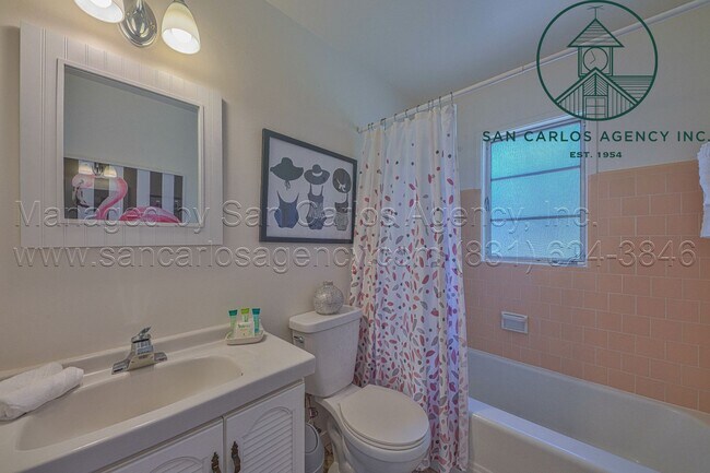 Building Photo - Furnished Two Bedroom Carmel Cottage
