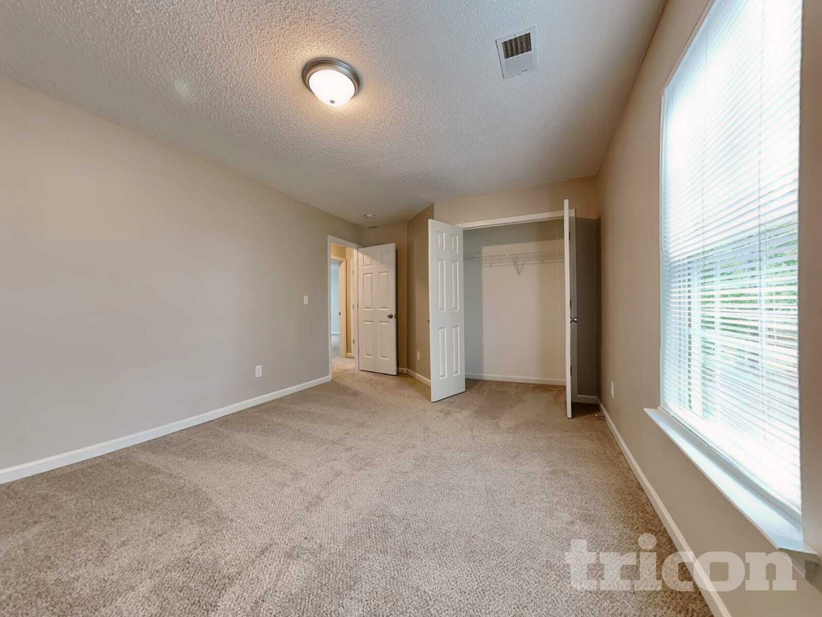 Building Photo - 121 Eagle Pointe Dr