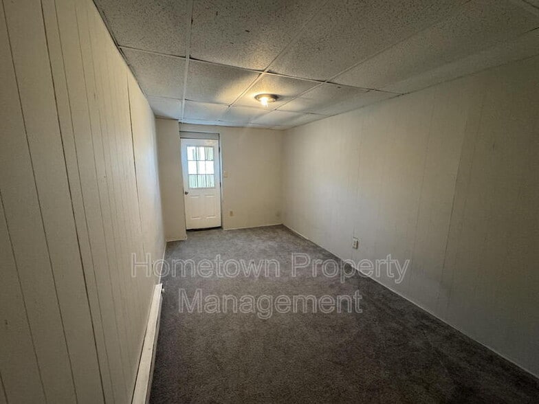 Building Photo - 663 E Market St