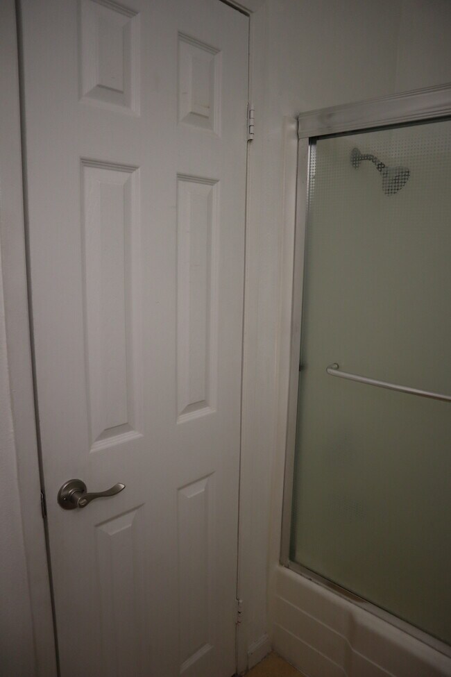 Building Photo - 3549 Castle Glen Dr