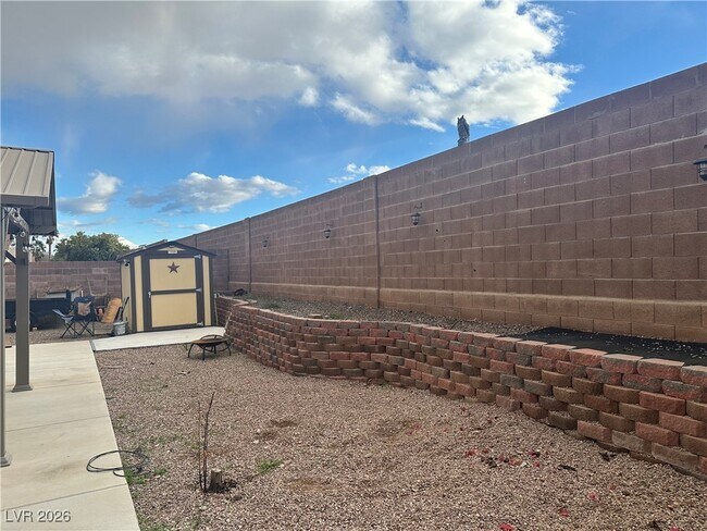 Building Photo - 820 Bergamont Dr