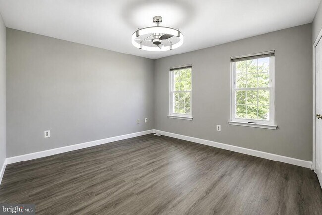 Building Photo - 15025 Timberlake Dr