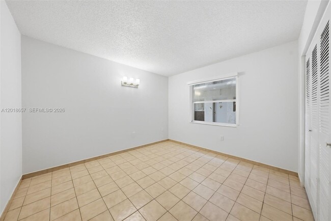 Building Photo - 305 W 68th St