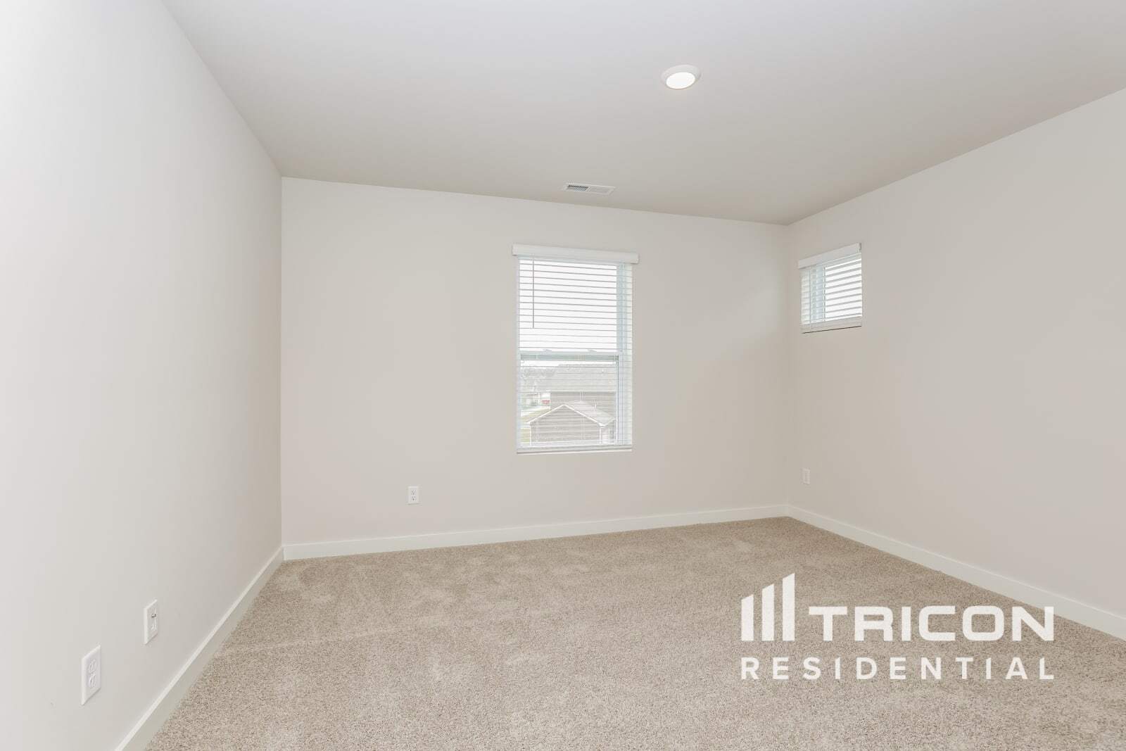 Building Photo - 366 Park Glen Dr