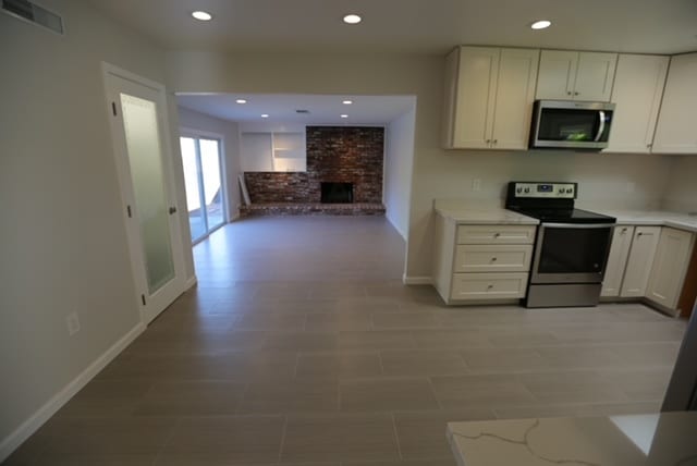 Building Photo - 3 Le Claire Ct