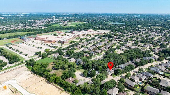 Building Photo - 812 Brookwater Dr