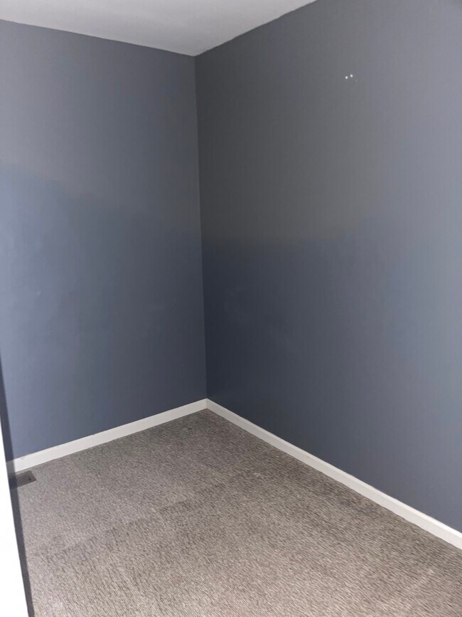 Building Photo - 14016 S Emerson Ct