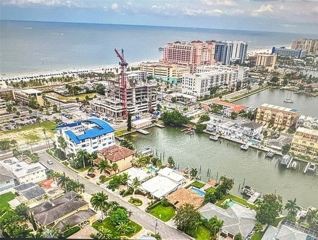 Building Photo - 120 Bayside Dr