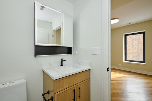 Building Photo - 5200 N Winthrop Ave