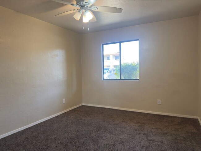 Building Photo - Tucson Apartment for Rent – Gated Communit...